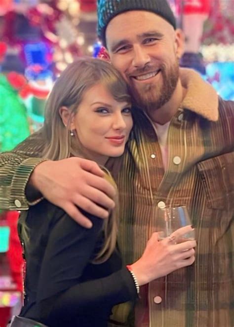 travis kelce and taylor swift celebrate